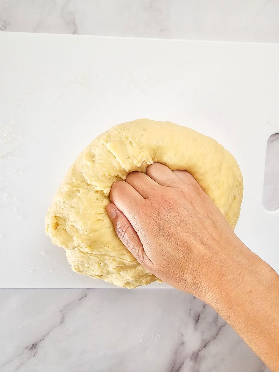 tsoureki-knead dough