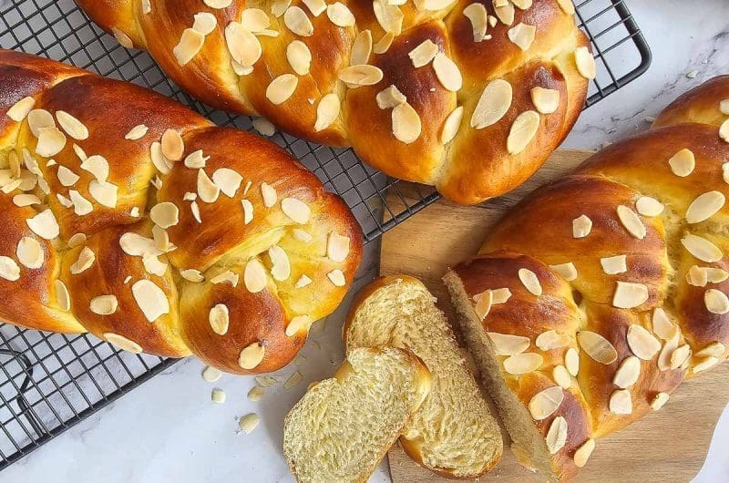 Greek Easter Sweet Bread (Tsoureki)