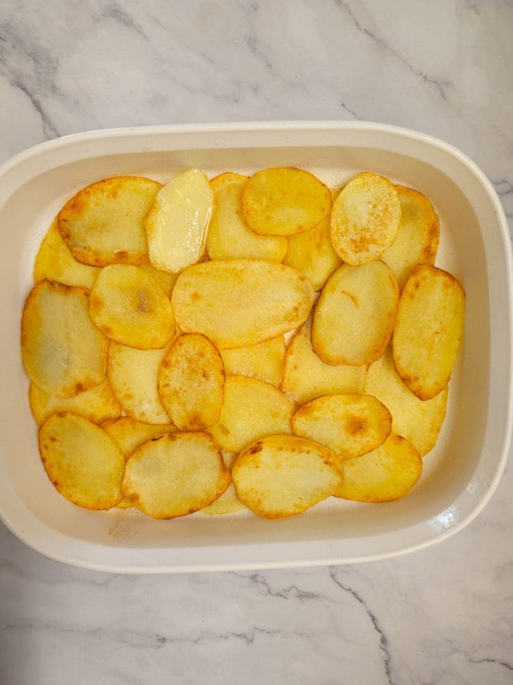 Muskaa Moussaka (Minced Beef, Eggplant and Potato Bake) - mum's Greek recipes