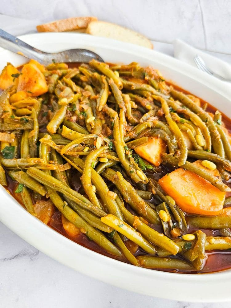 Greek Green Beans with Potatoes (Fasolakia) - mum's Greek recipes