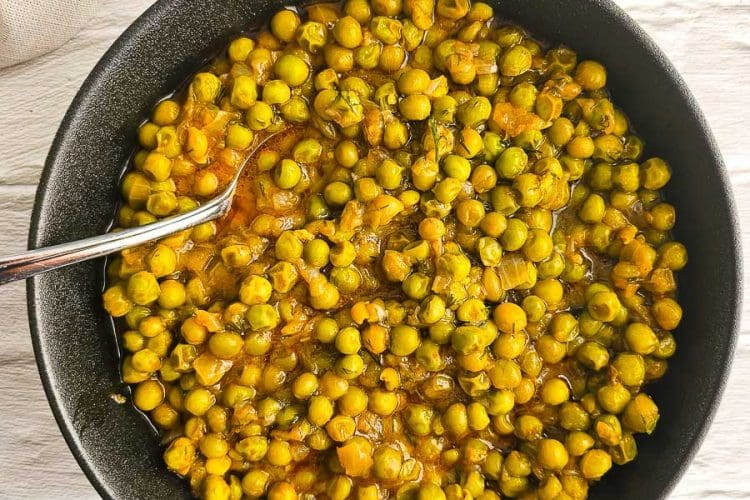 Greek peas in tomato sauce - Arakas Latheros in a bowl