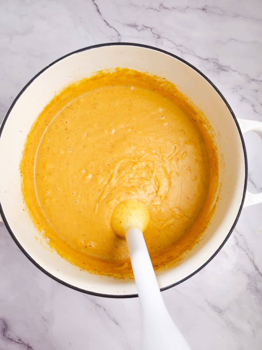 blending fava- yellow split pea puree in a pot