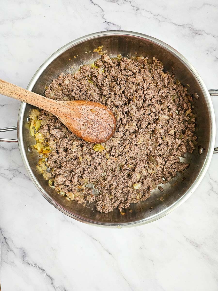 browning mince in frying pan