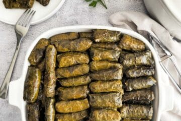 Dolmades-Greek-stuffed-vine-leaves-with-meat