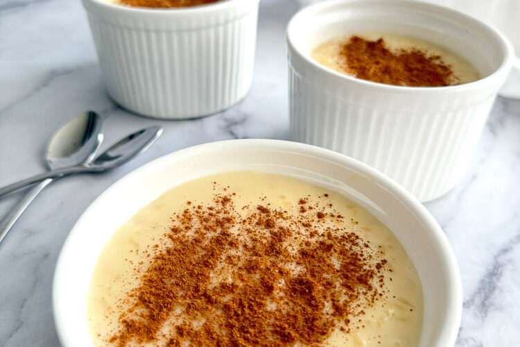rizogalo - rice pudding in a bowl