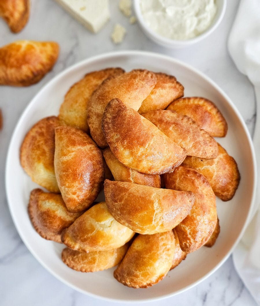 Mini Greek Cheese Pastries (Tiropitakia Kourou)