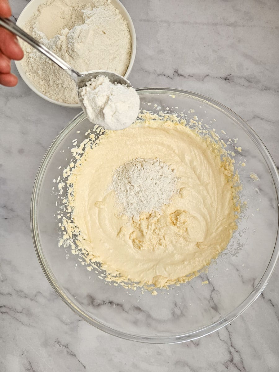 yoghurt cake adding flour